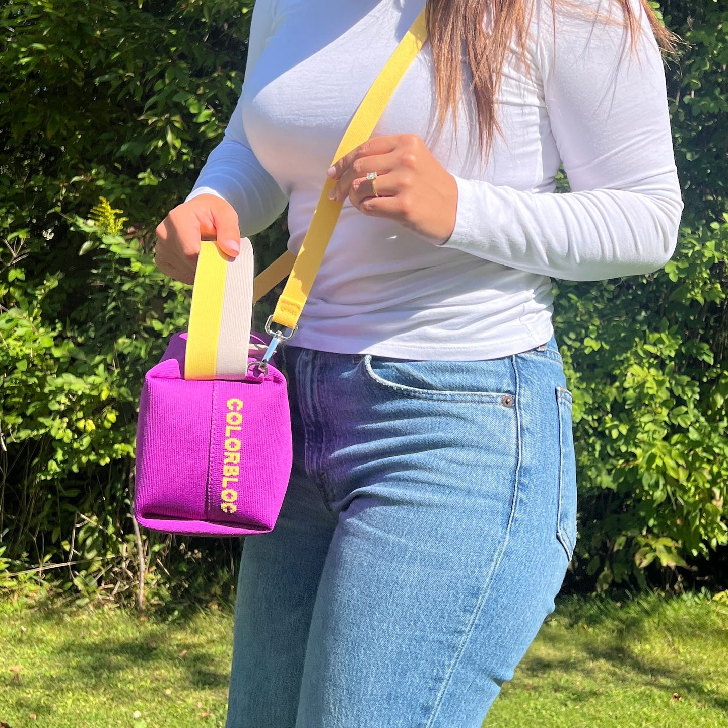 EVERYDAY CROSSBODY  FUSCIA