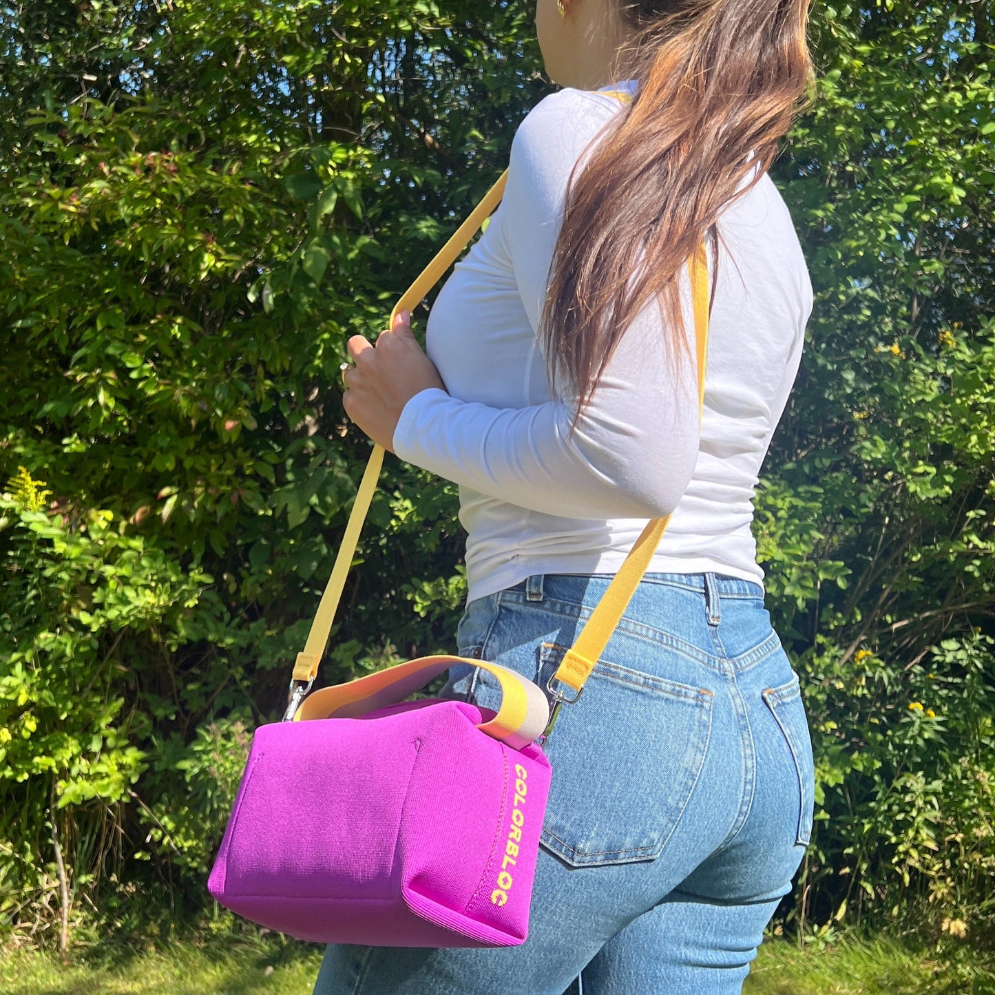 EVERYDAY CROSSBODY  FUSCIA